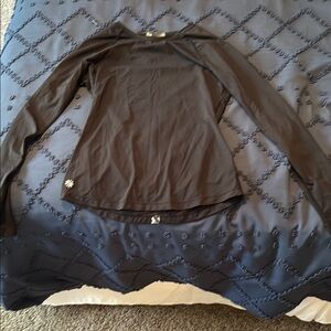 Athleta Black Long Sleeve Sun guard